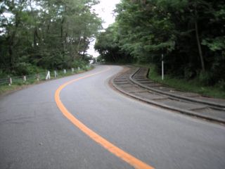 延々と続く自転車専用?階段 ...
